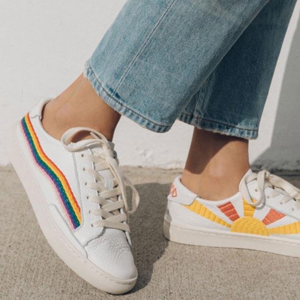 SOLUDOS NEW WHITE RAINBOW SNEAKER SIZE 8
